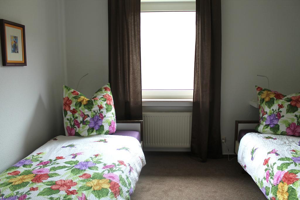Haus Flora - Ferienwohnungen Cochem Cameră foto